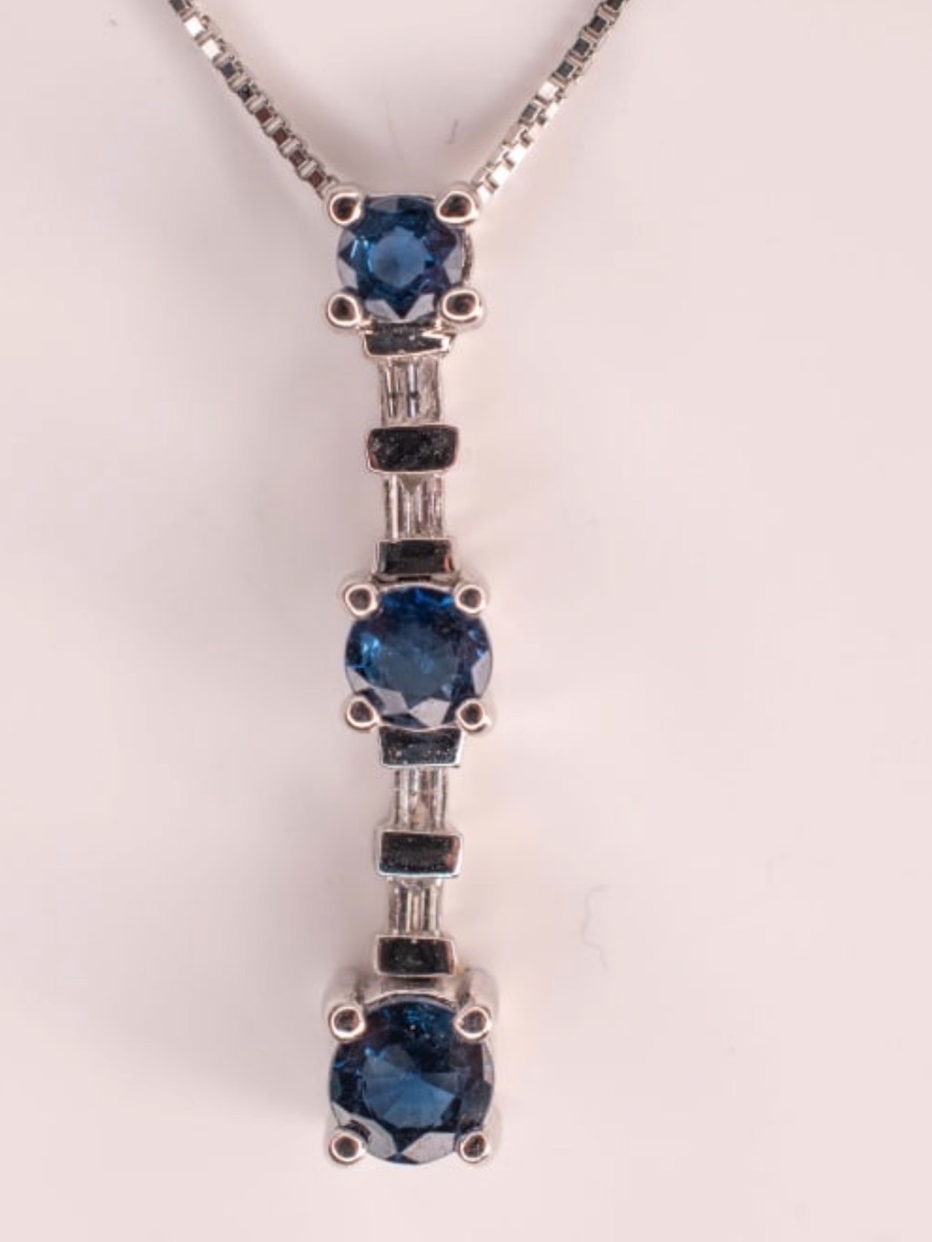 14k White Gold And Sapphire And Diamond Pendant On White Gold Chain.